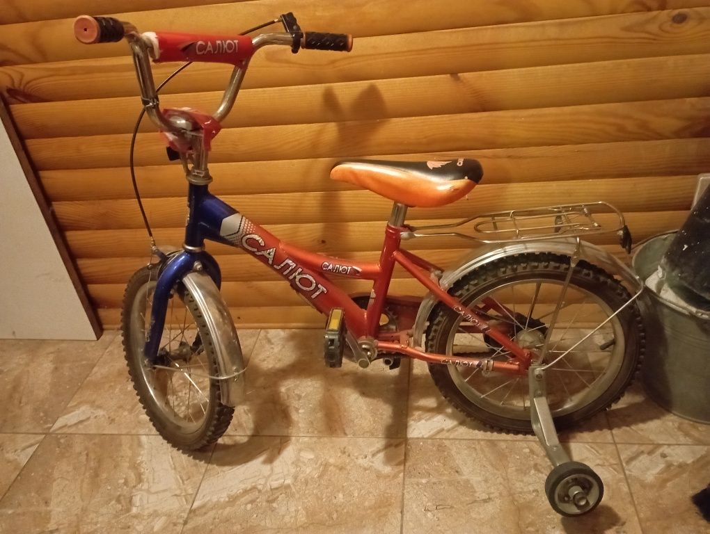 Дитячий велосипед Салют