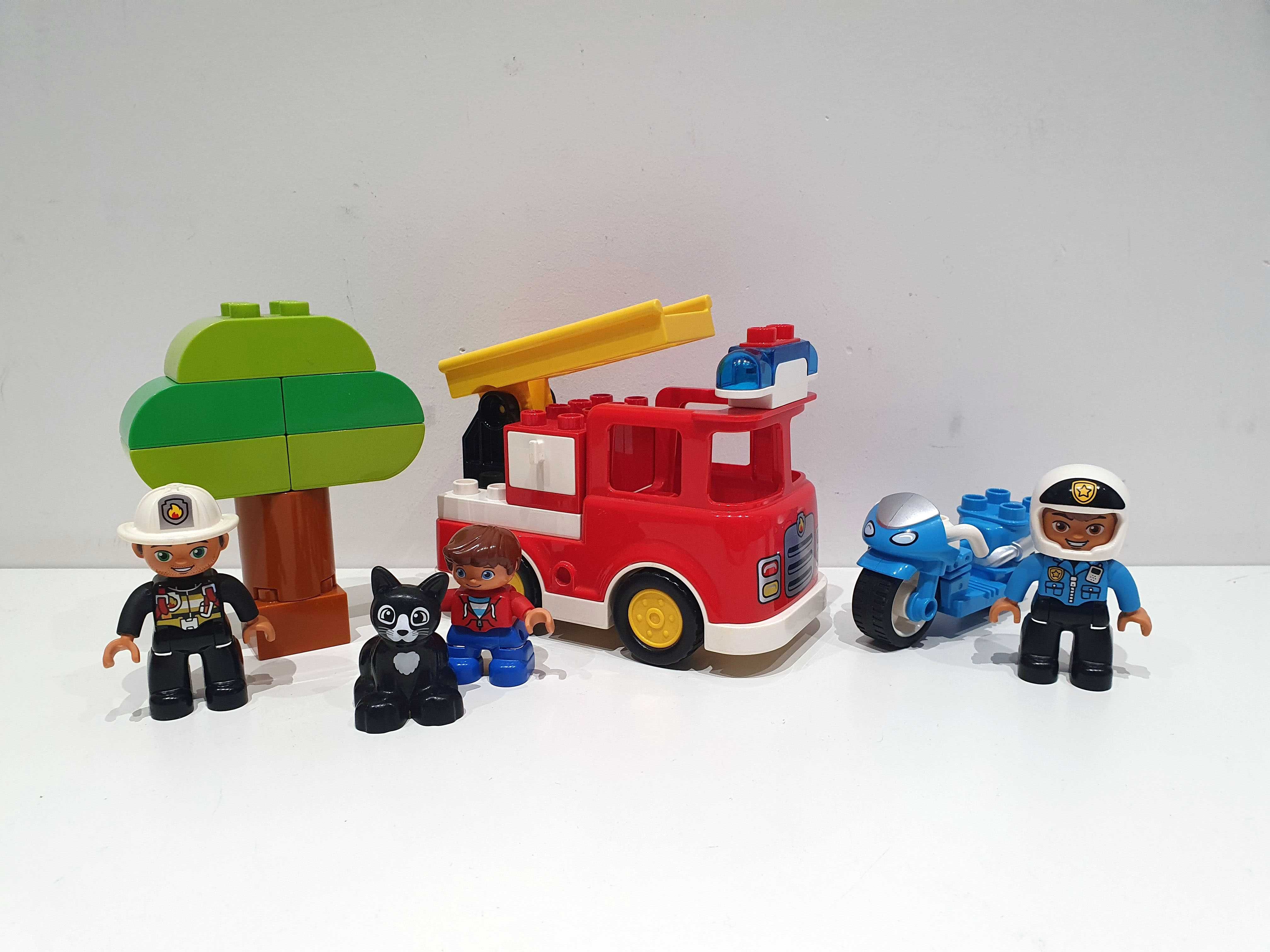 Lego DUPLO 10901 wóz strażacki + 10967 motocykl policyjny kot sygnał