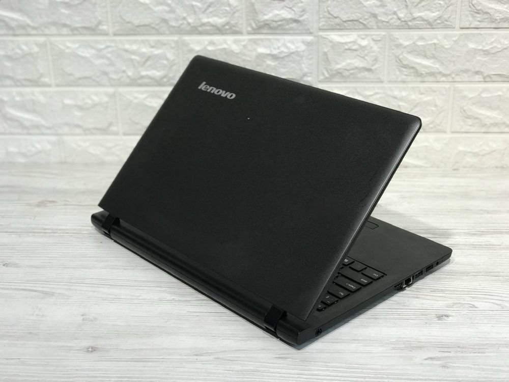 Ноутбук як новий Lenovo b50-10