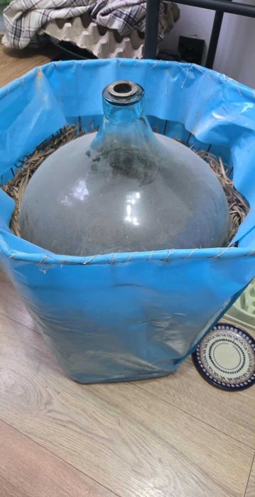 Butla na wino z koszem 45l