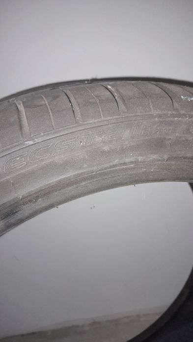 Pneu Kumho ECSTA LE Sport KU39 275/30 ZR19