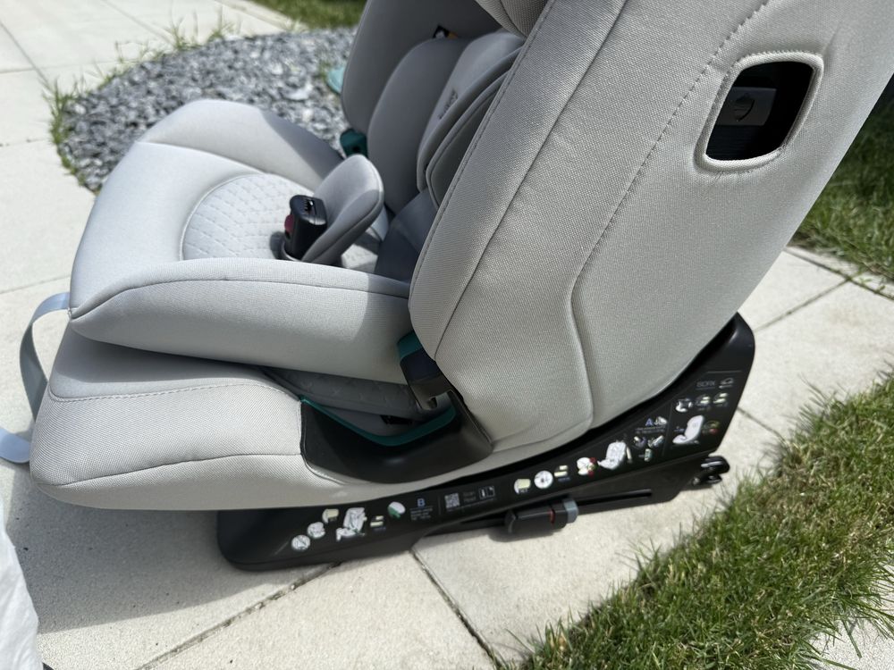 Автокрісло Britax Römer ADVANSAFIX PRO 2025 (LUX / Linen Grey)