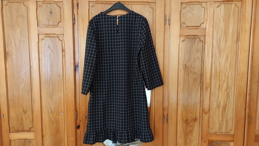 Elegancka sukienka w kratę Forseti 38/M bdb