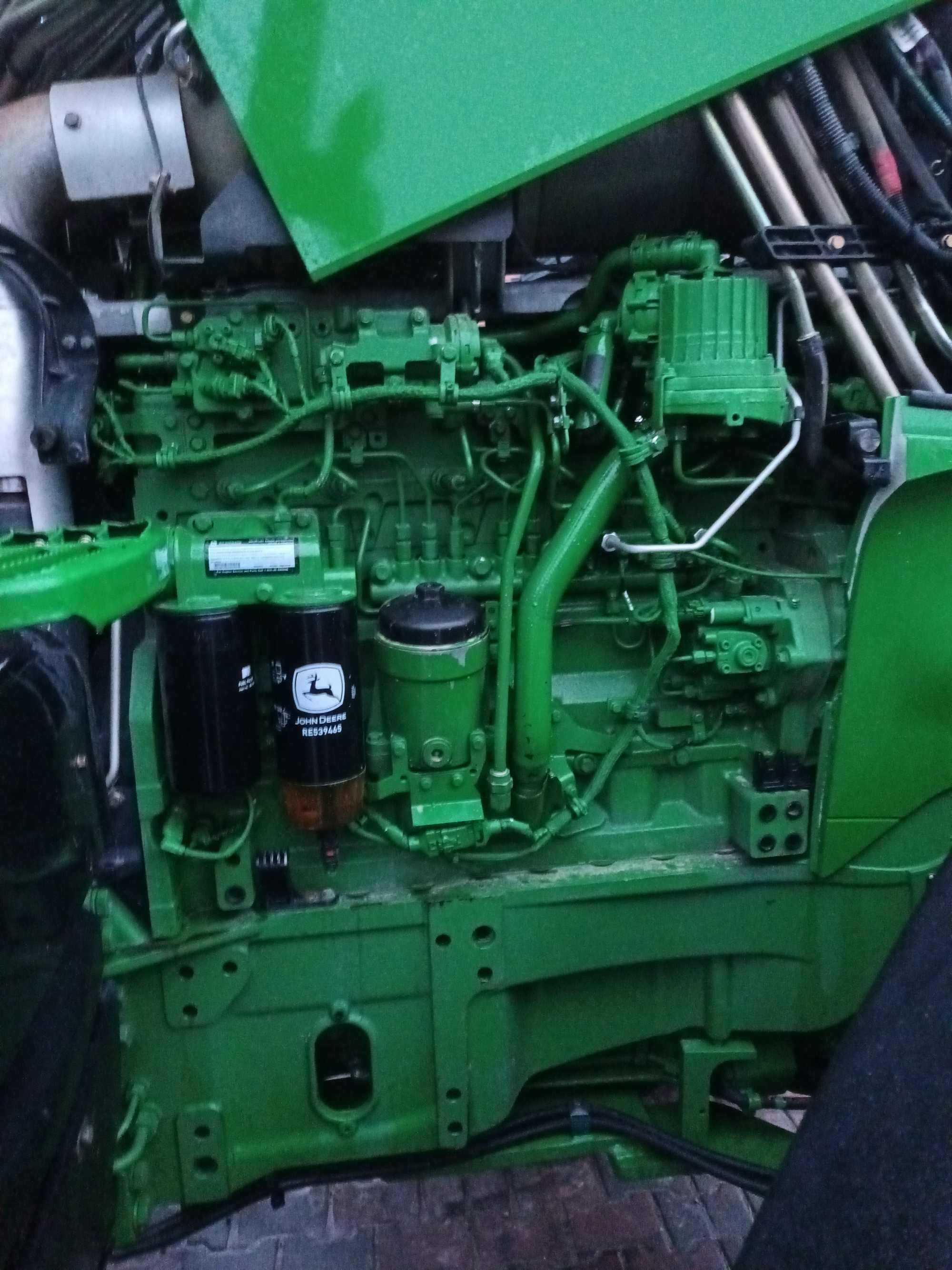John Deere 7230R Command Quad