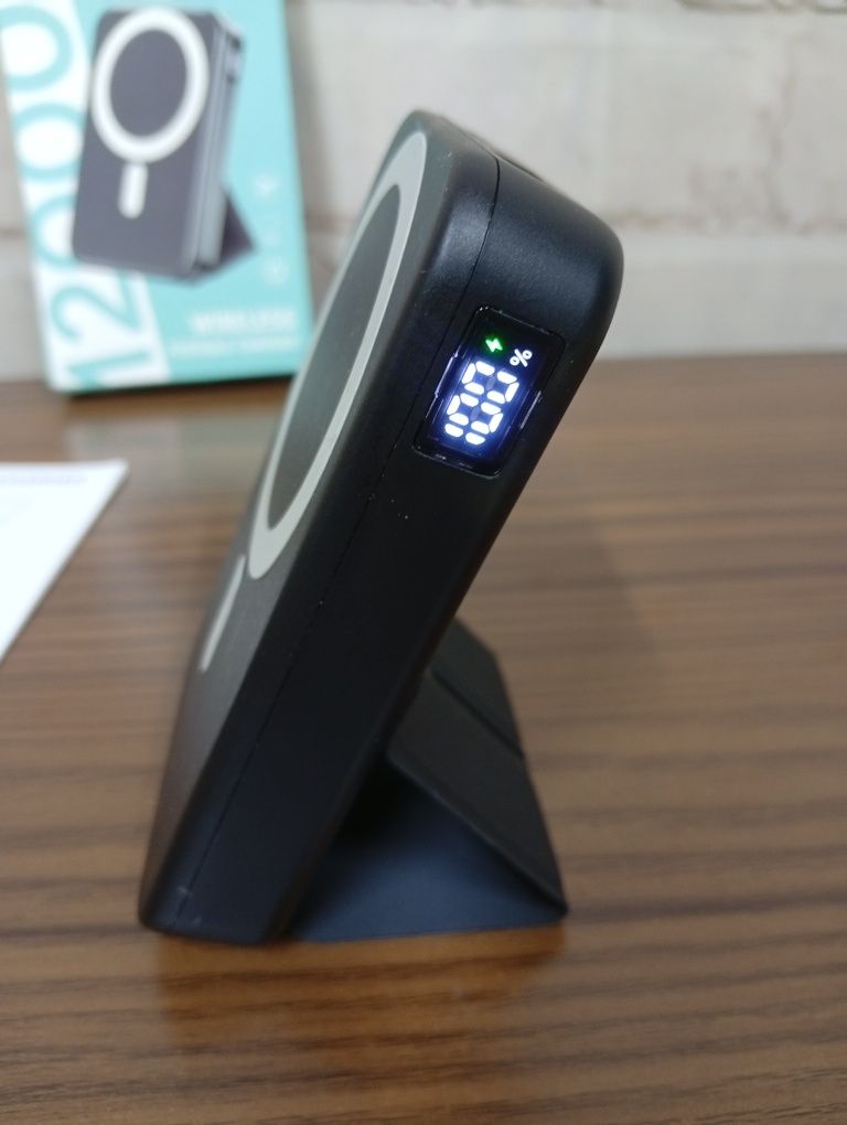 Bezprzewodowy magnetyczny powerbank 12000 mah do ładowania telefonu