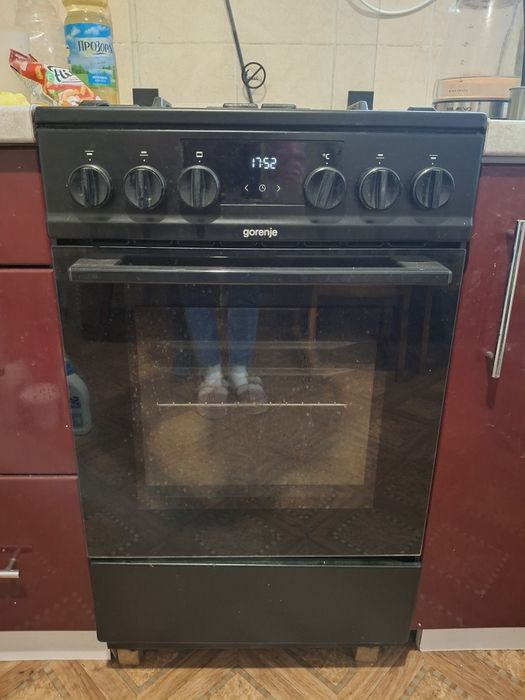 Срочно Продам Газовую плиту