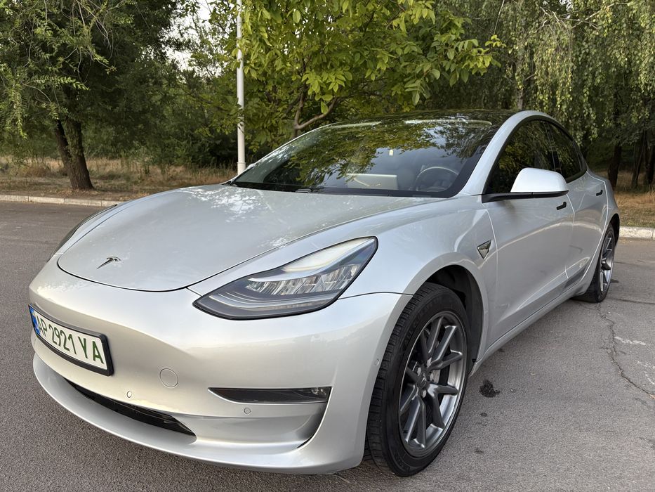 TESLA MODEL 3 В гарному станні