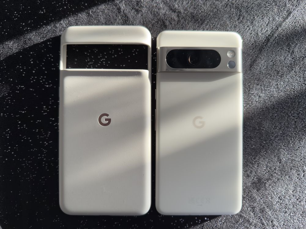 Google Pixel 8 Pro 5G 128 GB Porcelain - stan Idealny + 3 etui Google