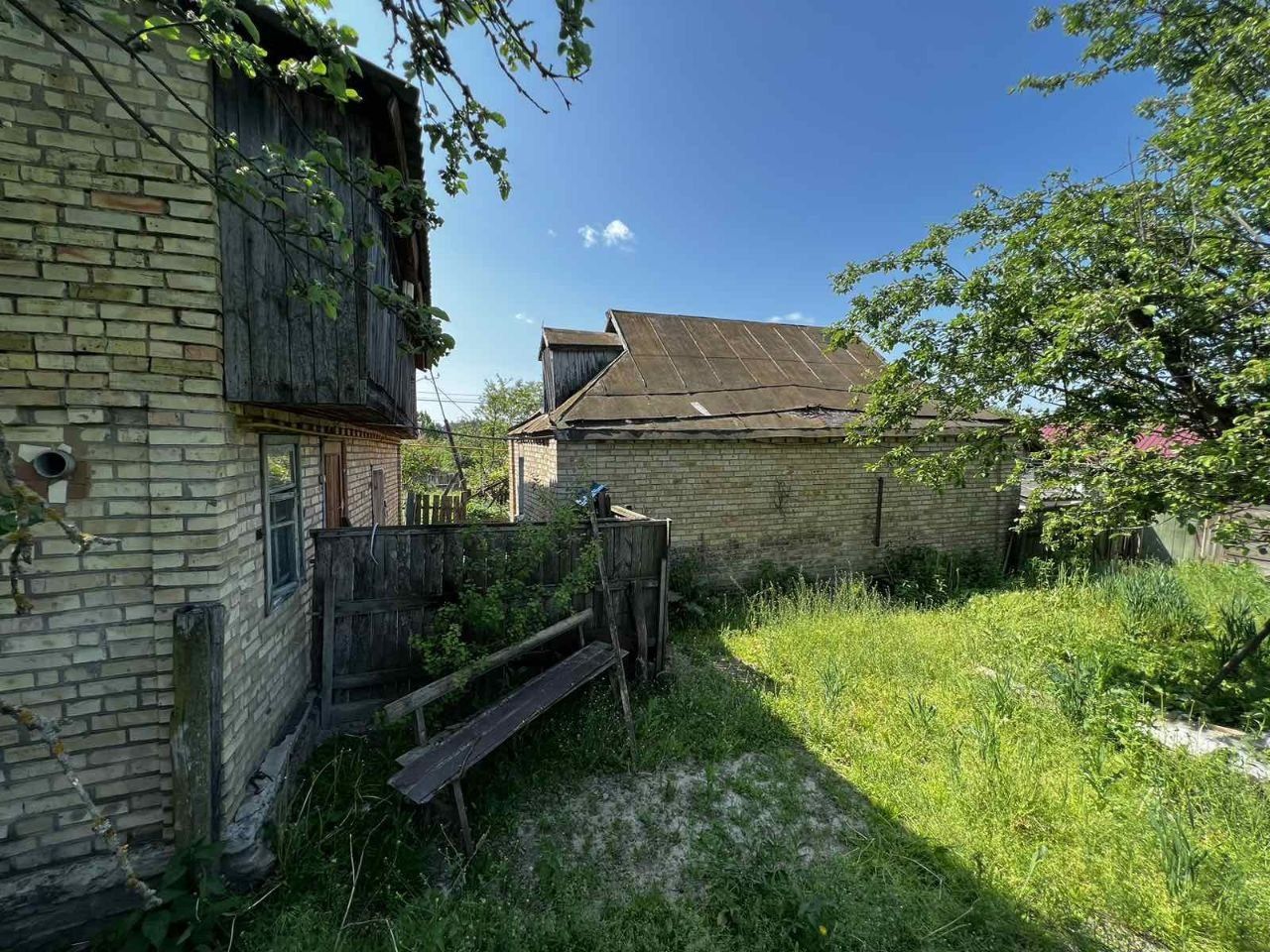 Продам будинок з земельною ділянкою, село Плесецьке