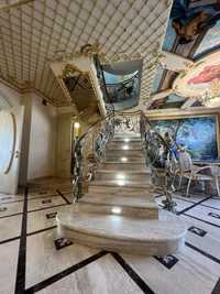 Мраморные лестницы Одесса . Лестница из мрамора. Мраморные ступени