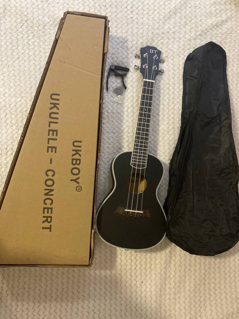Sprzedaż nowego Ukulele