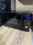 Kuchenka mikrofalowa Hisense czarna H23MOBSD1HG