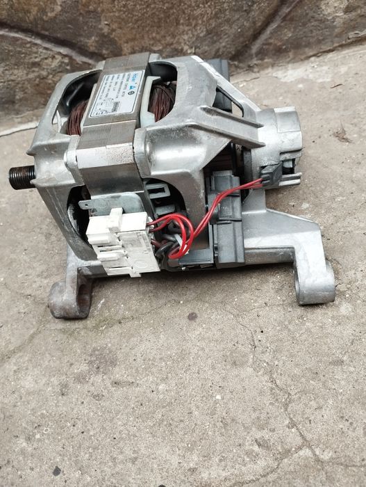 Єлектродвигун для пральної машинки в гарному стані