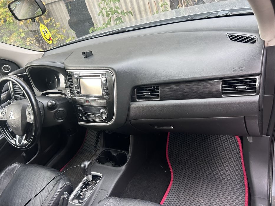 Mitsubishi outlander Sport  3 2,4газ/бен
