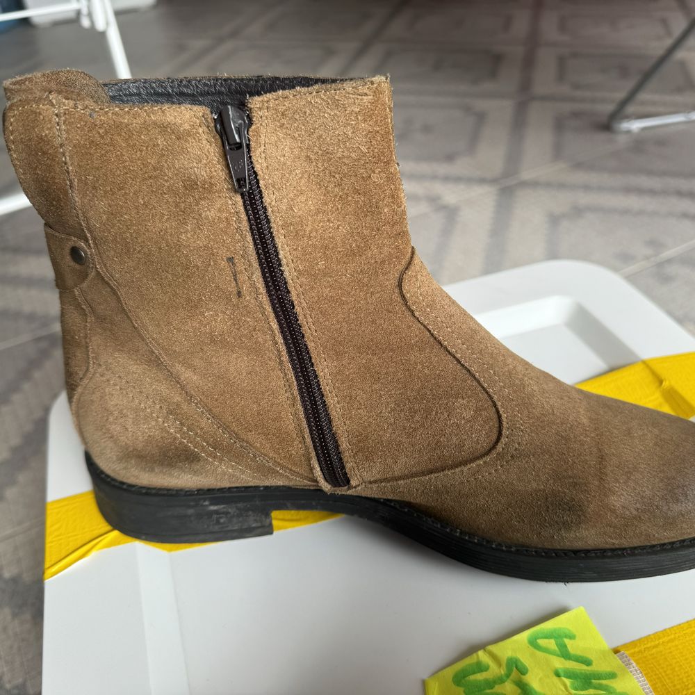 Vendo Botas de Camurca da Marca Code