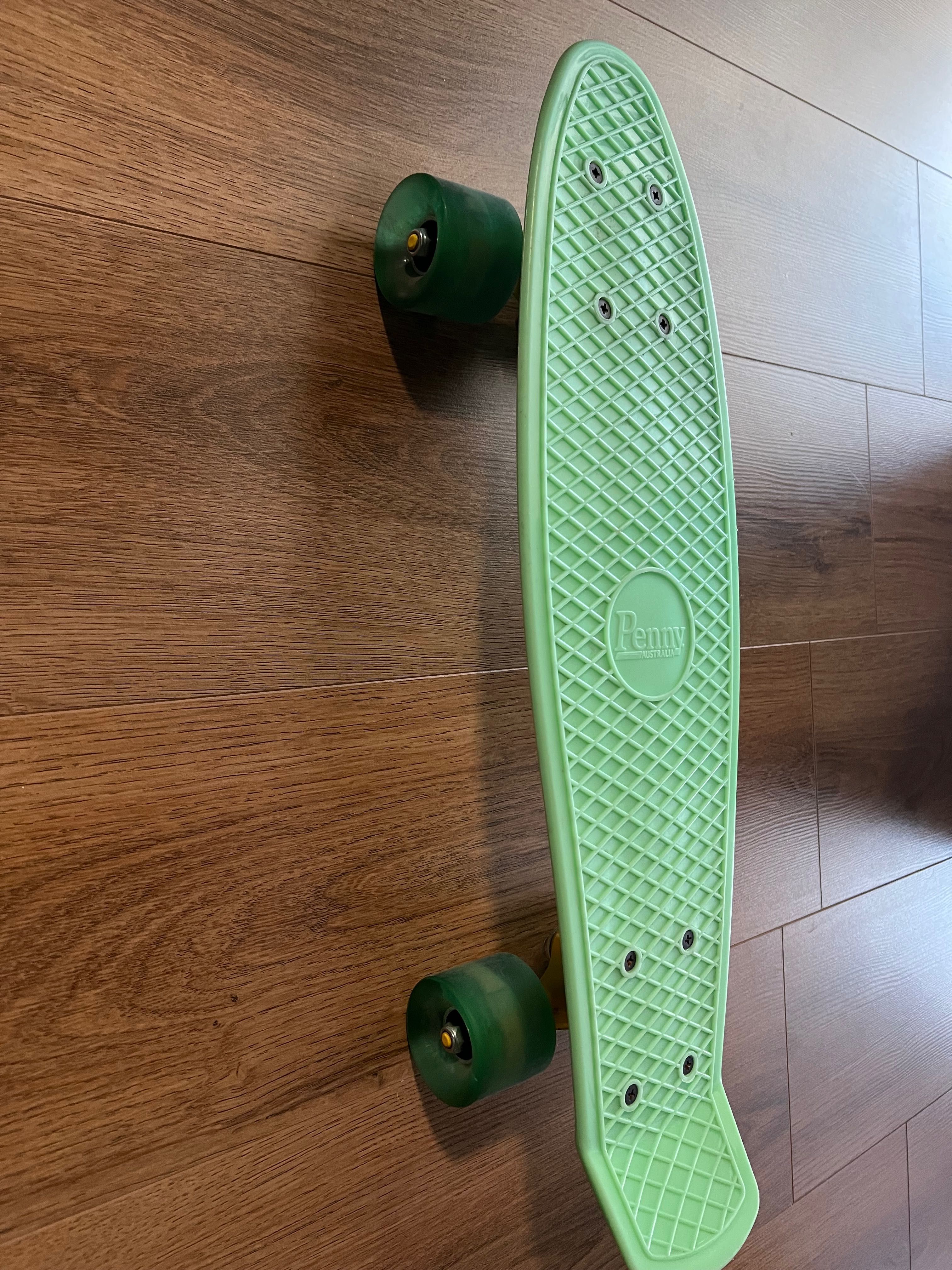 Скейт penny board.