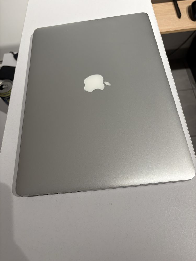 MacBook Pro 15” — ідеальний для роботи та творчості!