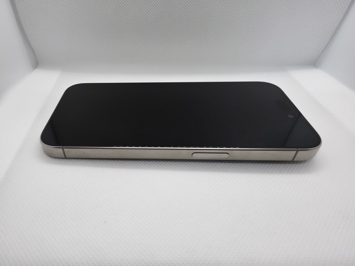 iPhone 15 Pro 128GB Titânio Natural (Cinzento)