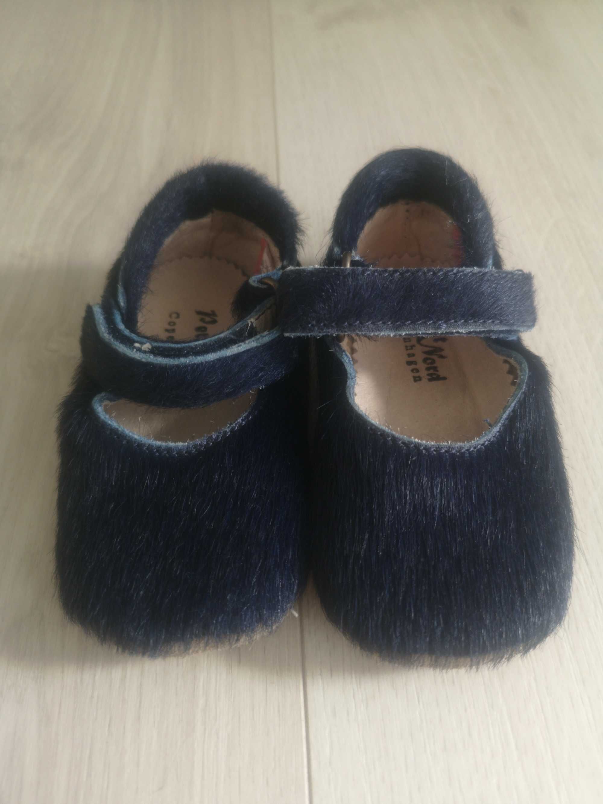 Buty/ kapcie dziecięce renomowanej firmy Petitnord Copenhagen, r. 19