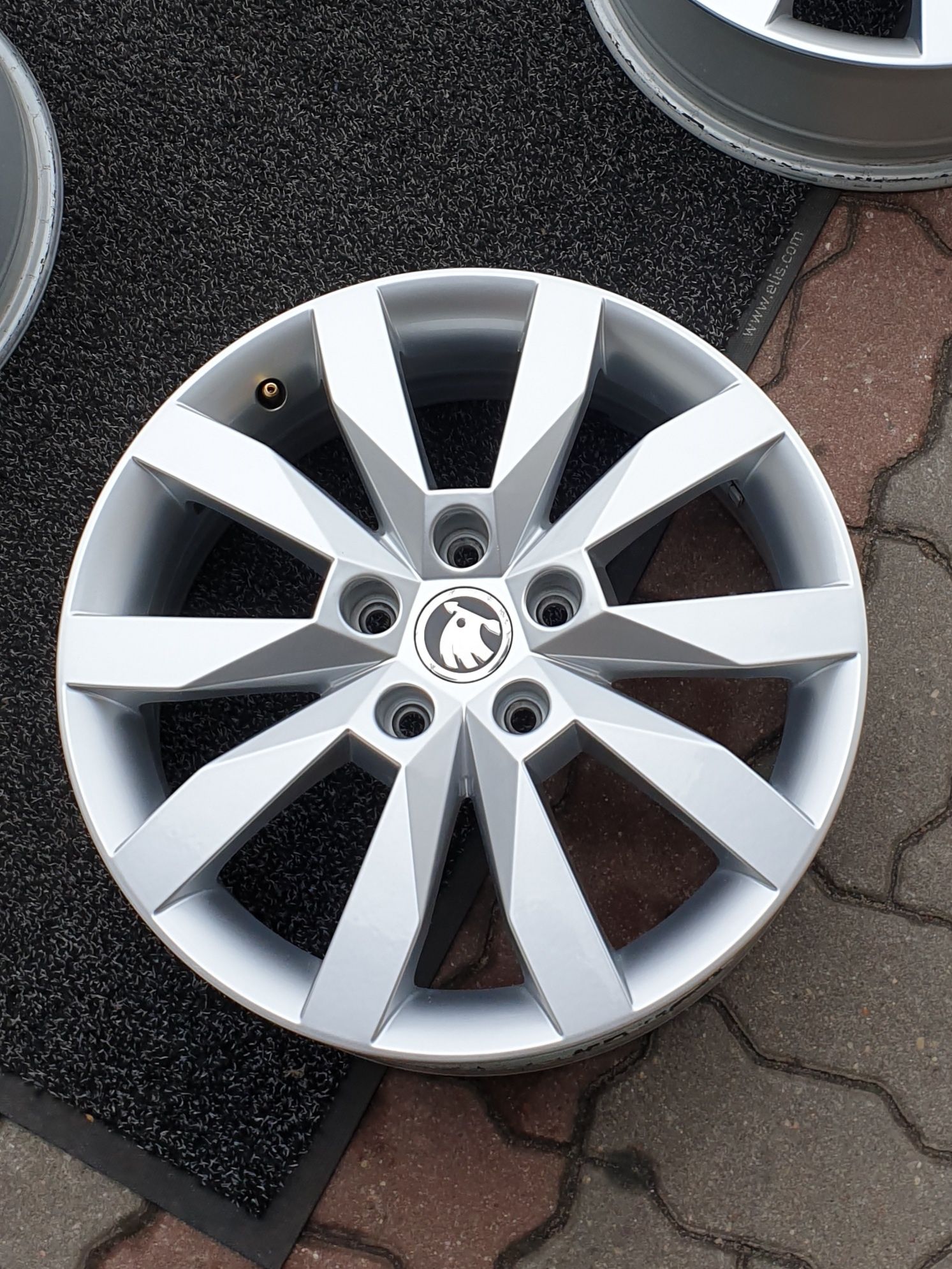 Felgi Alu 17" Skoda Octavia III 3 II 2 5x112 SuperStan Oryginalne