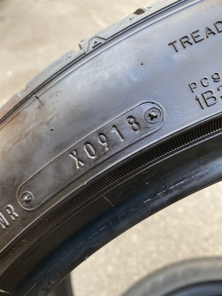255/40 R19 Falken Azenis пара шин летних.