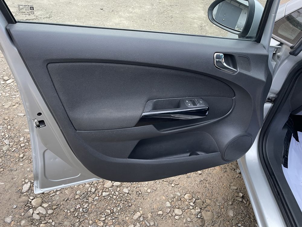 Продам  обмен Opel Corsa 1.2  бензин 5 дверный