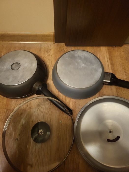 Сковородки ,цена за 2 штуки