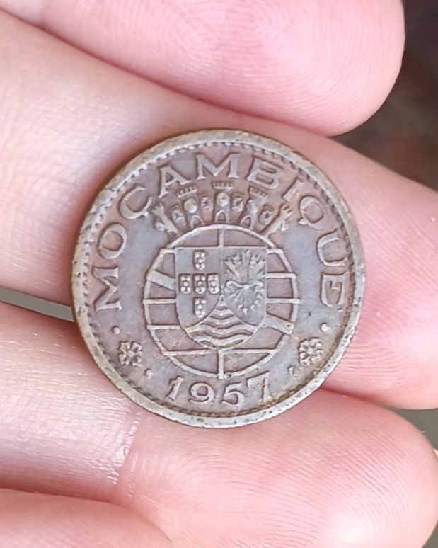 Moedas Moçambique 20 Cent. 1957 ;  50 Cent. 1961 ; 1 Esc. 1965/68