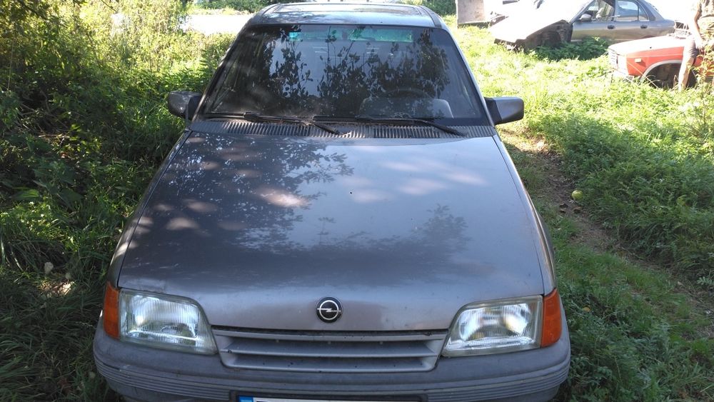 Запчастини Опель Кадет Аскона 1.6 двигун дизельний  розбор деталі шрот