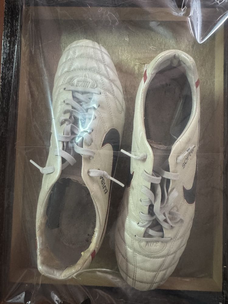 Botas originais do ex jogador do Benfica “Luisao”