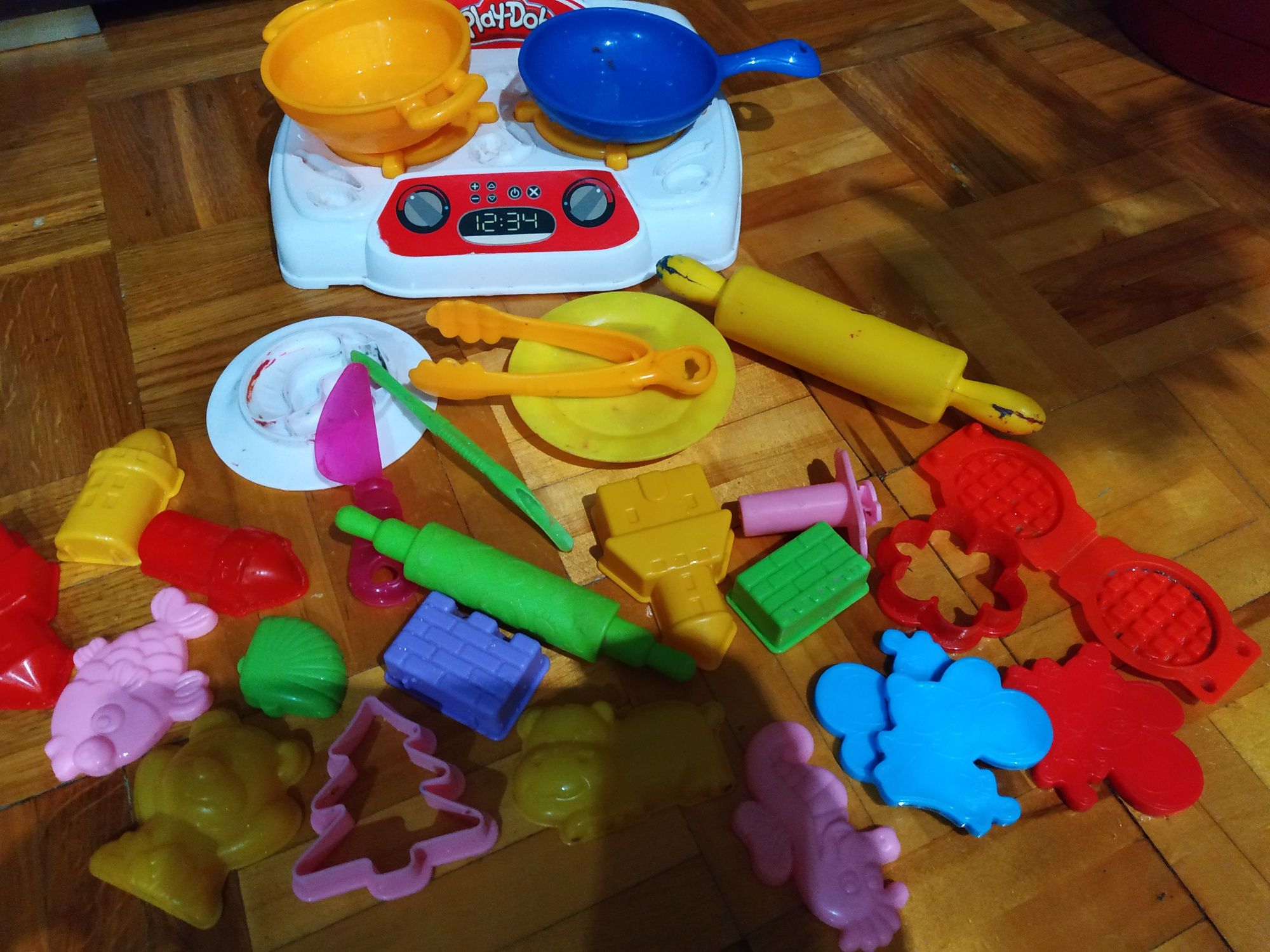 Набір для творчості Play-Doh Kitchen Creations Маленький кухар

Джерел