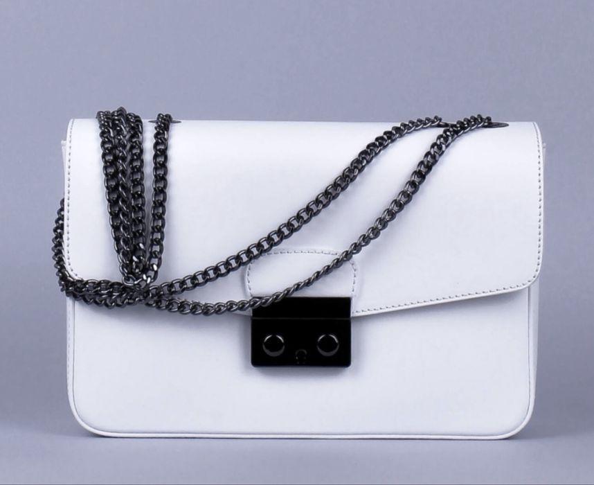Белая сумка на плече кроссбоди клатч gucci кожа