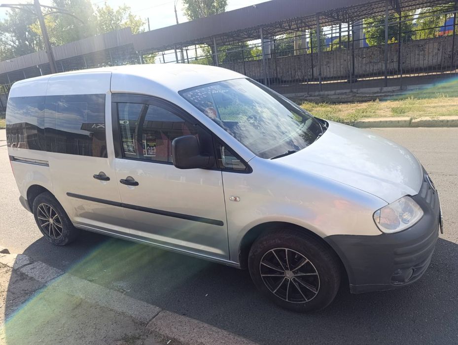 Volkswagen caddy 2010. 1.9. автомат.