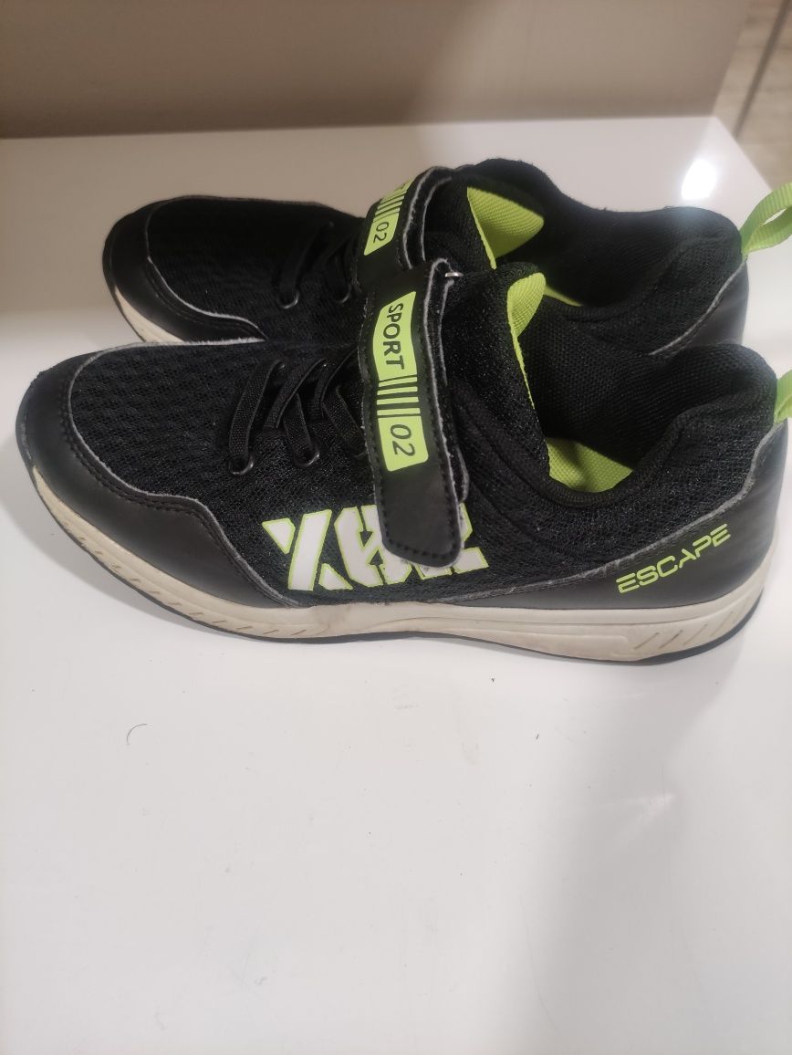 Adidasy chłopięce 33 Vty