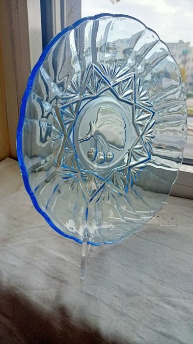 Talerz błękitny z wiśniami Irena Inowrocław katalog zbiorczy l. 40/50