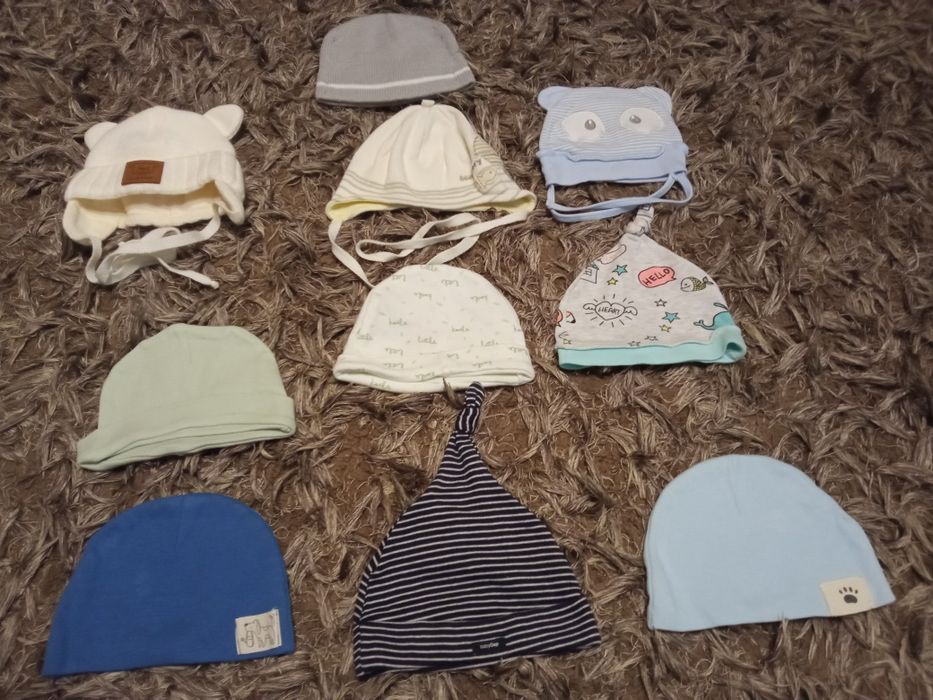 Komplet czapeczek dla chłopca od 0-3,3-6msca.