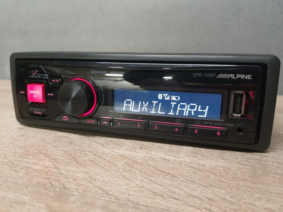 Radio Samochodowe Alpine z USB, AUX, Bluetooth Kolor RCA sub UTE-72BT