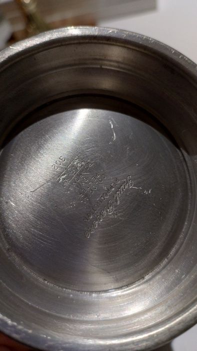 Srebrny metalowy kufel replika Ed Muldoon 1976