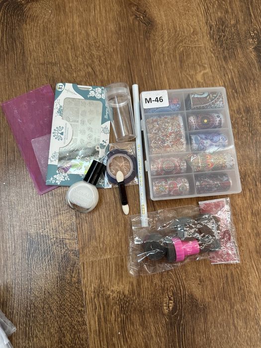 Продам свій набір для манікюру все для нігтів манікюр багато нових мат