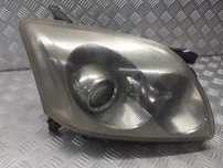 Lampa Prawa Przednia Toyota Avensis T25 Europa