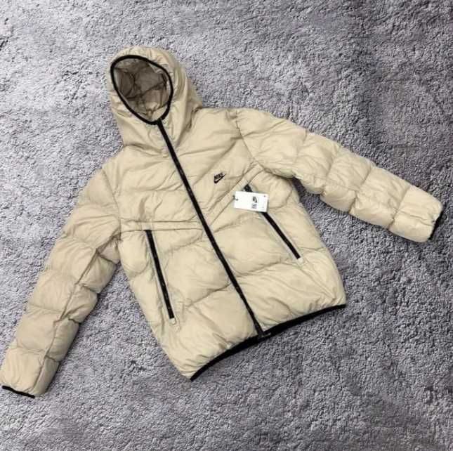 Пуховик Nike Storm Fit світло бежевий В НАЯВНОСТІ Куртка Найк