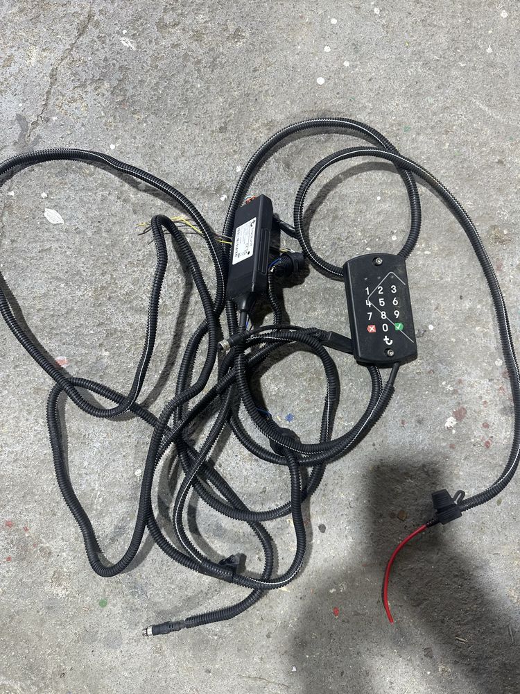 Trackunit, Panel, szyfrator, gps do maszyn budowlanych