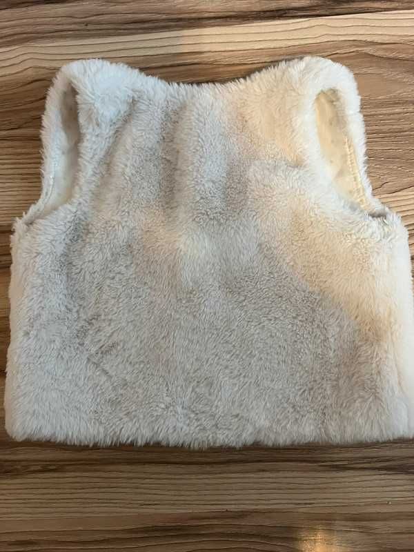 Biała ciepła futerkowa kamizelka H&M 110 cm