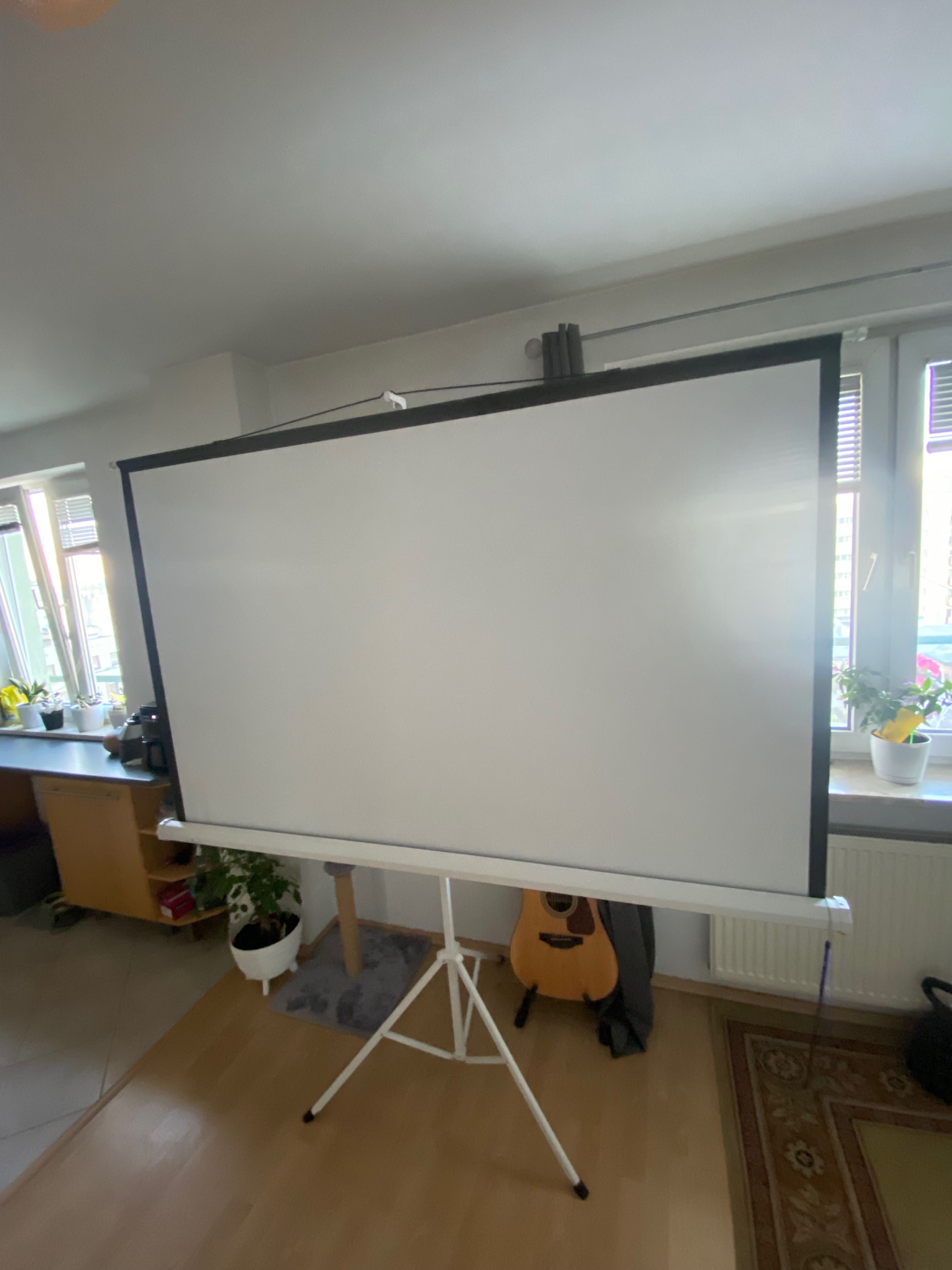 Ekran ręczny - screen projector