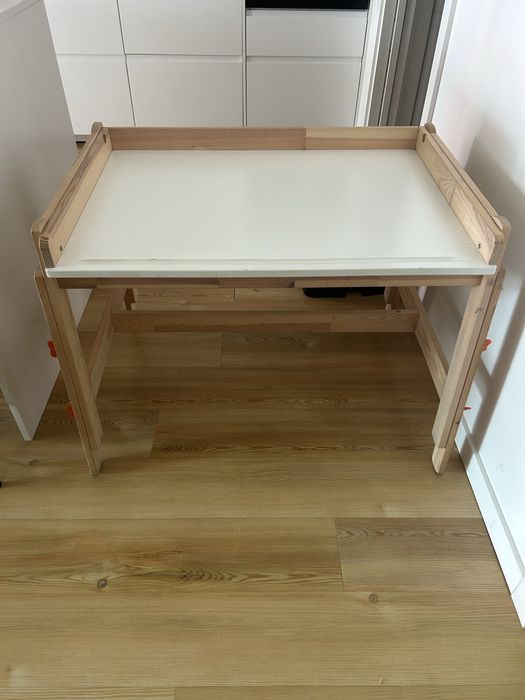FLISAT IKEA secretaria e banco de criança