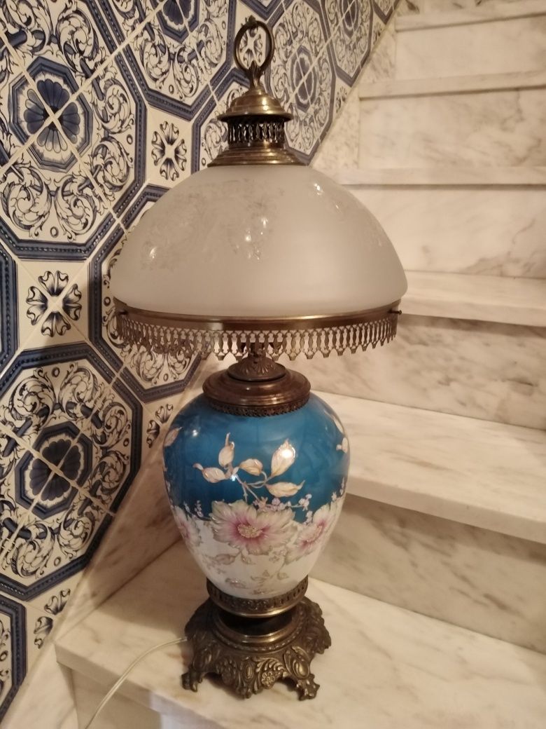Candeeiro de Porcelana Vista Alegre e Bronze