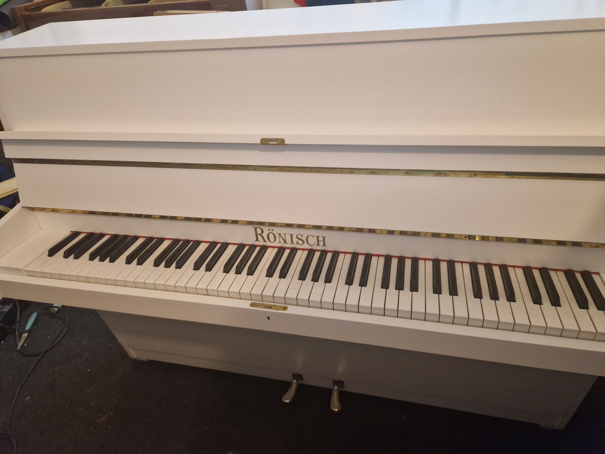 Pianino  Ronisch