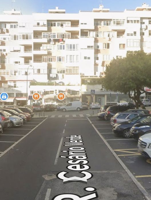 Vendo T1 em Oeiras devoluto com garagem