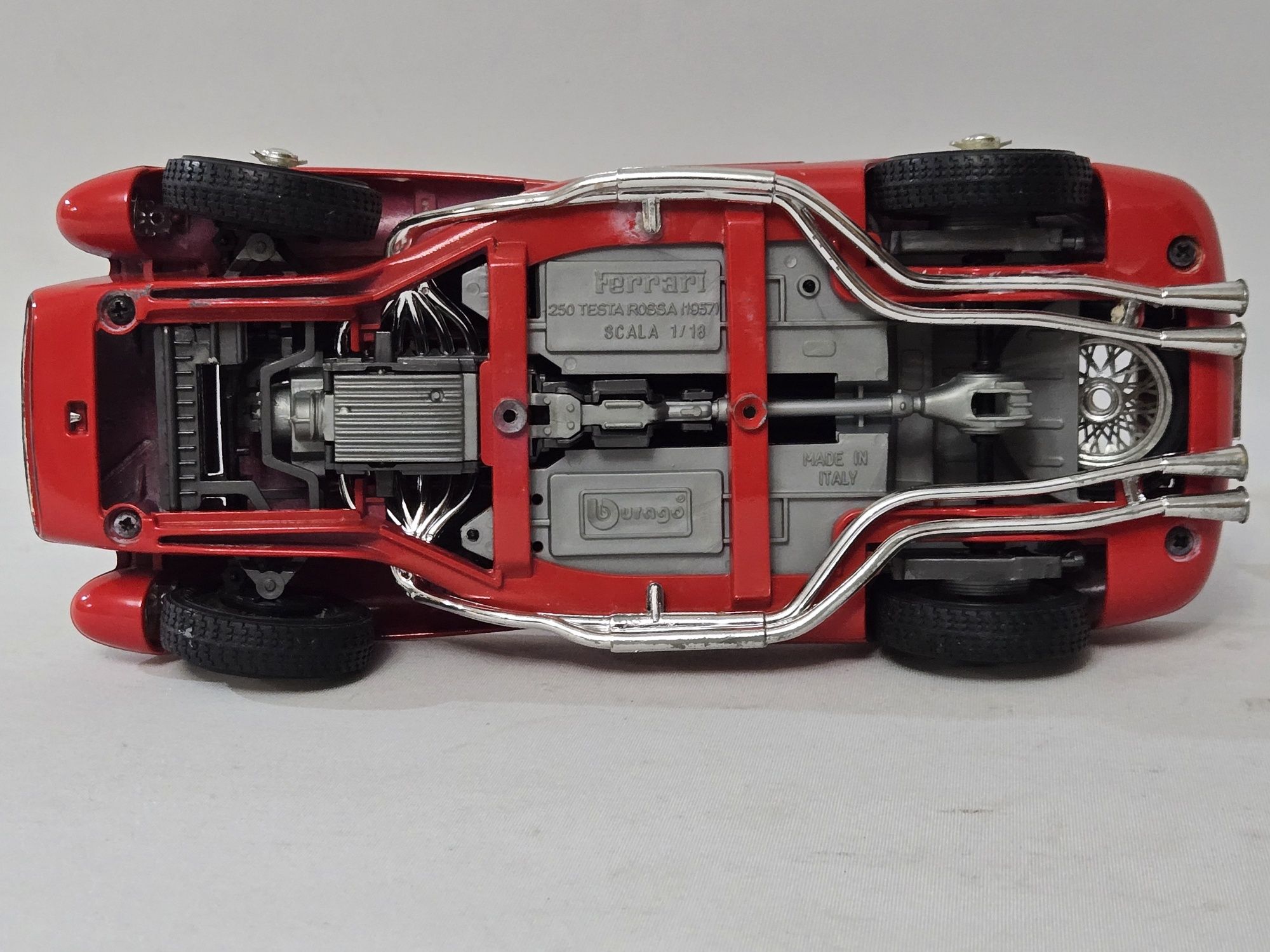 Miniatura Ferrari 250 Testa Rossa 1/18