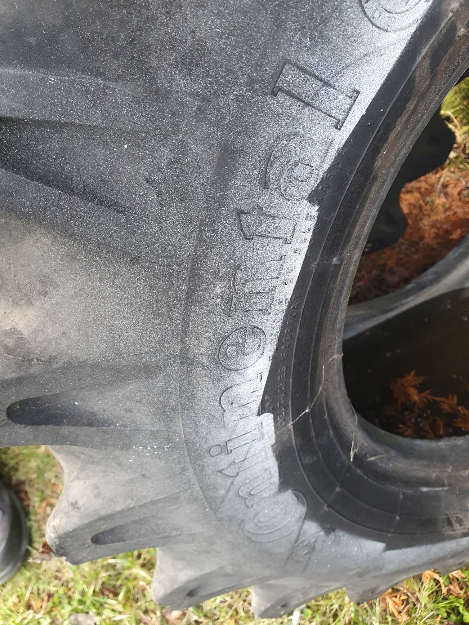 Opony 300/65 - R 18  ładowarka koparka Goodyear